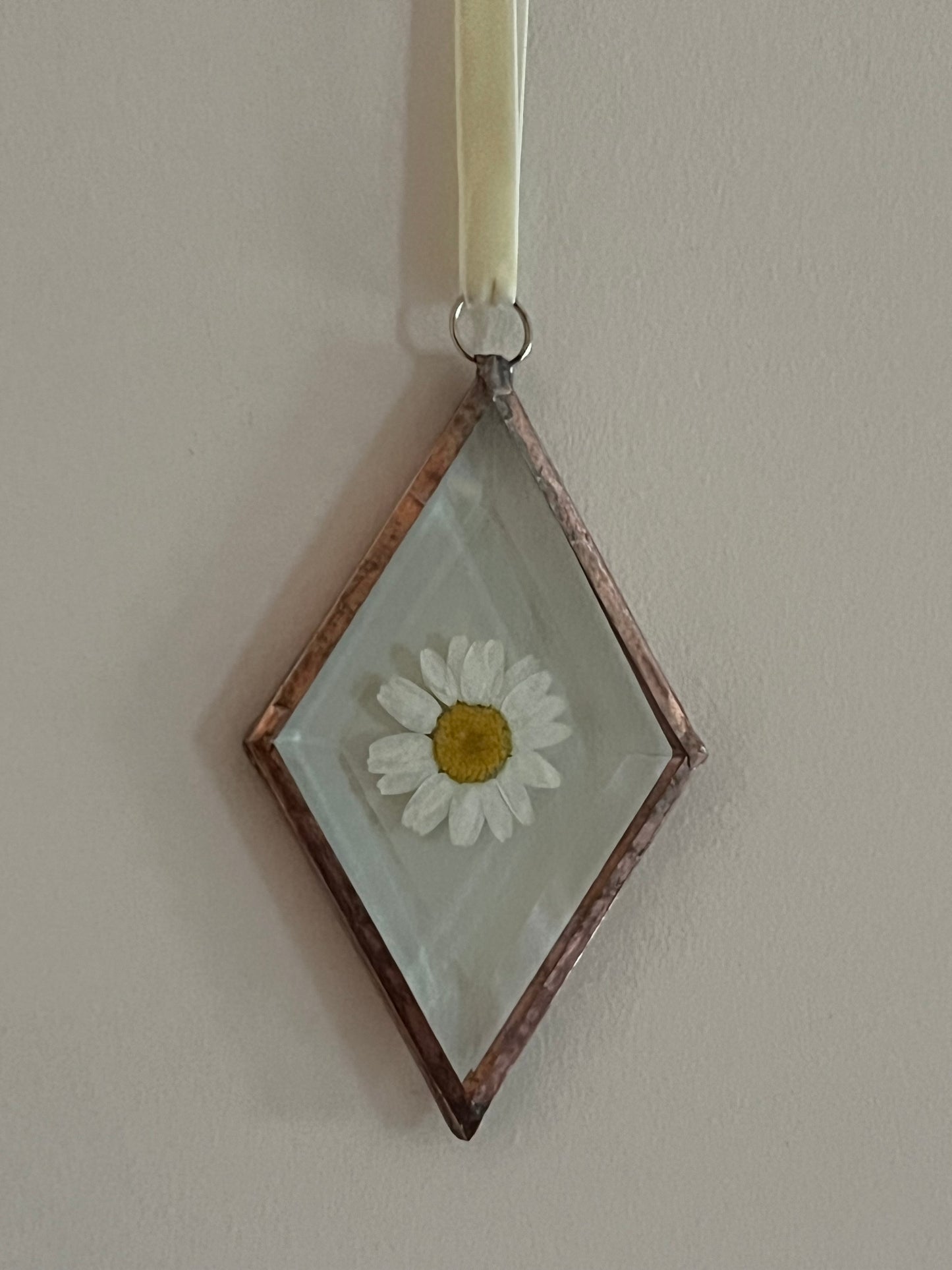 Hanging glass - Pressed Daisy Diamond